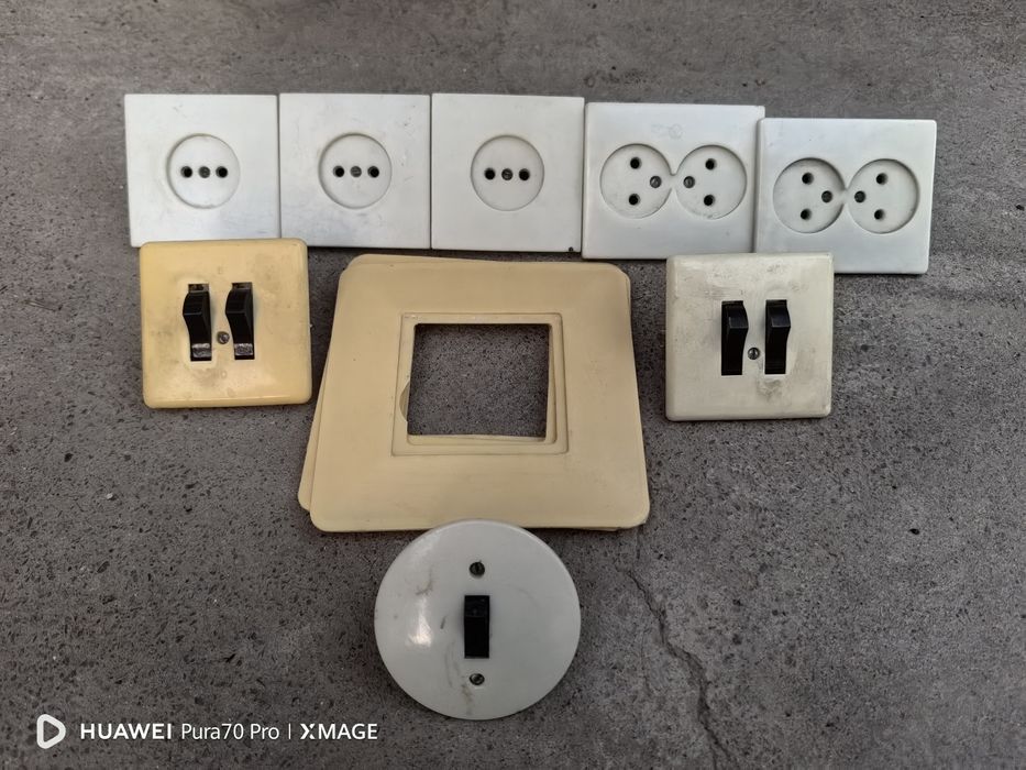 Советские розетки и выключатели в отличном состоянии!