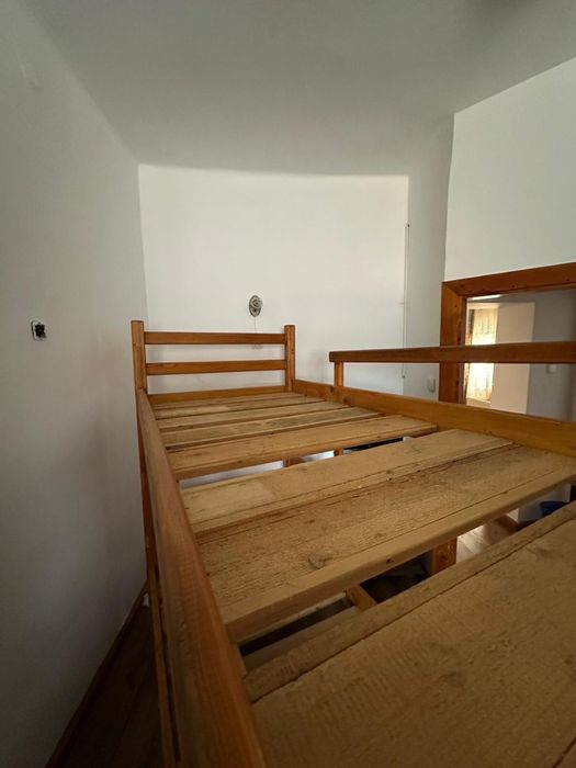 Paturi suprapuse din lemn de brad