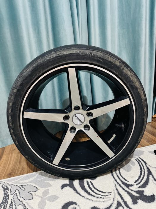 Диски Vossen r18 в идеальном состоянии