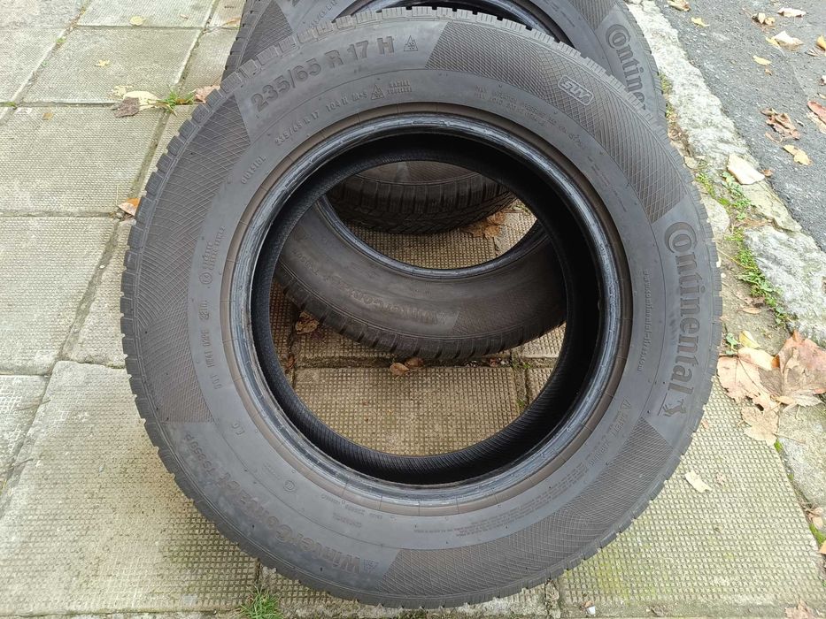 Зимни гуми 17 ' цола 235 / 65 R17 CONTINENTAL 4 БРОЯ