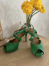 Туфли зеленого цвета