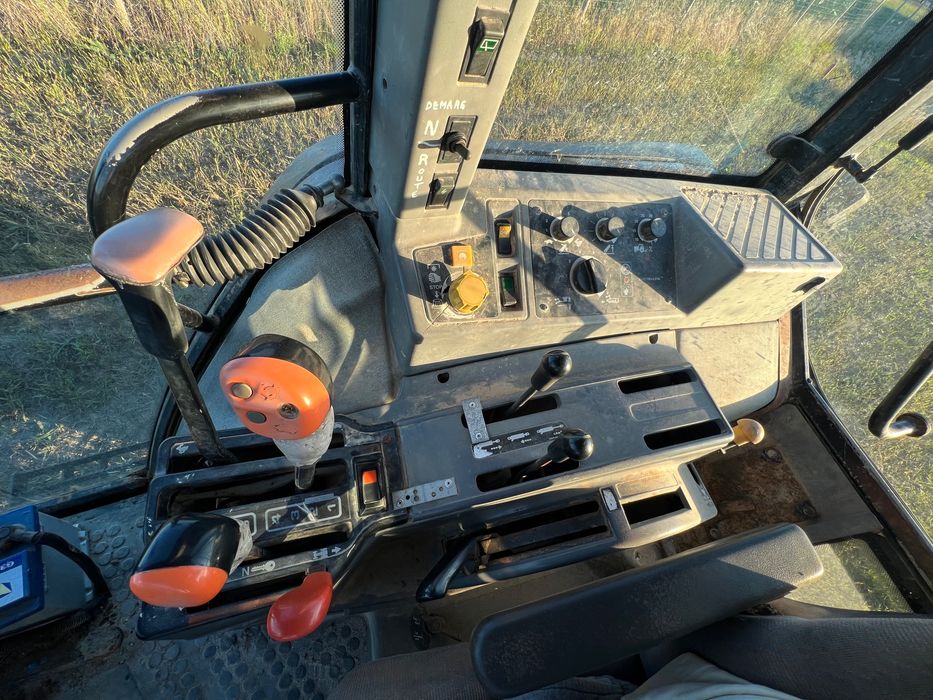 Tractor Ford NewHolland 7840 6 cilindrii 100cp