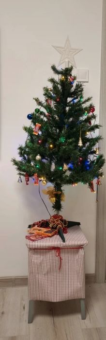 Brad de Craciun conplet