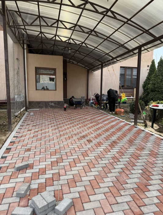 Укладка брусчатки 1700