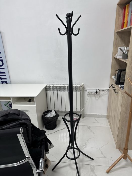 Напольная металлическая вешалка, отличное состояние