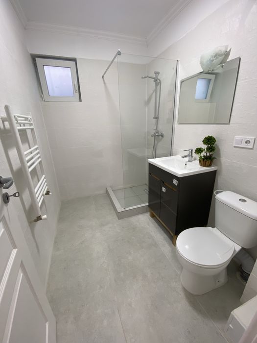 Casă de vânzare în Hlincea la 3 minute de bd. Poitiers