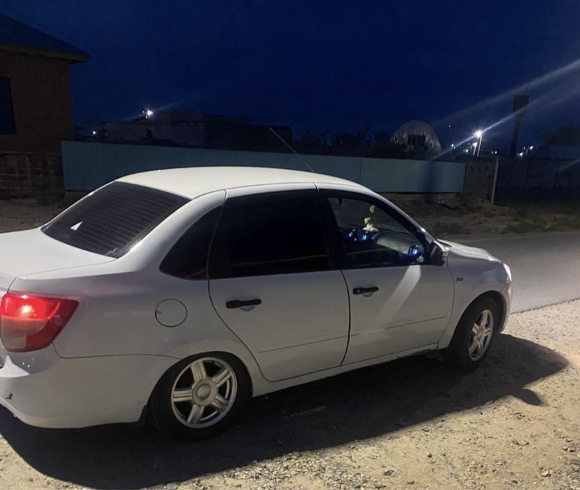 Титан с Зимный Покрышкой