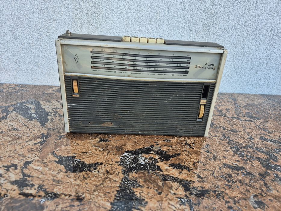 Radio receptor portabil marca Albatros S681T fabricat de Electronica