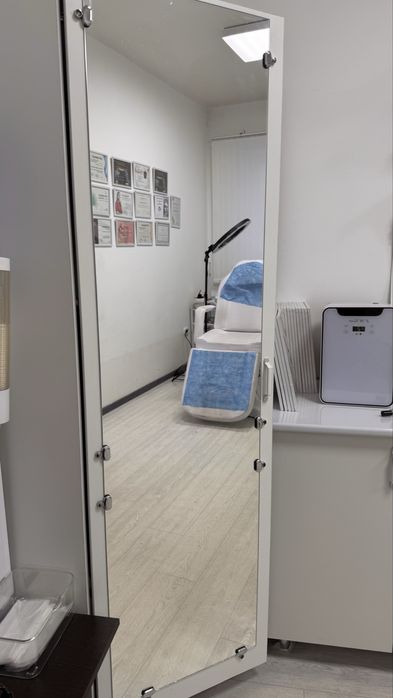 Шкаф угловой с зеркалом