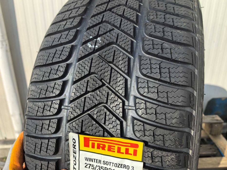 275/35/21 Пирели ДОТ 2023 г - Чисто Нова - САМО 1 брой
