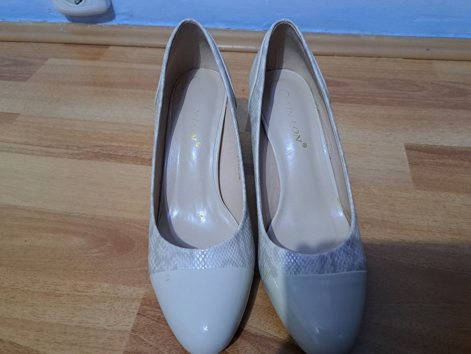 Pantofi damă crem