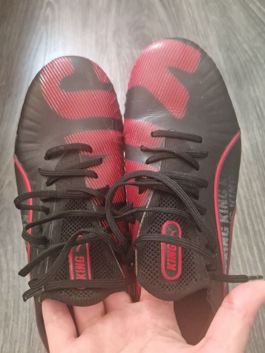 Ghete fotbal Puma King Ultimate