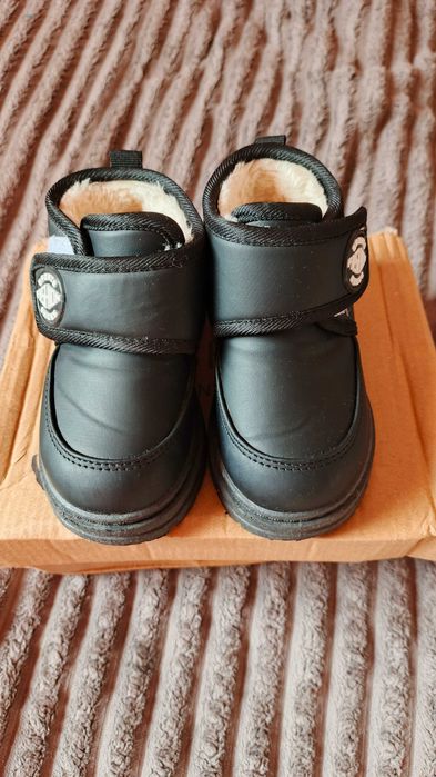 Продам ботинки детские зимние 24 размер (14.5см)