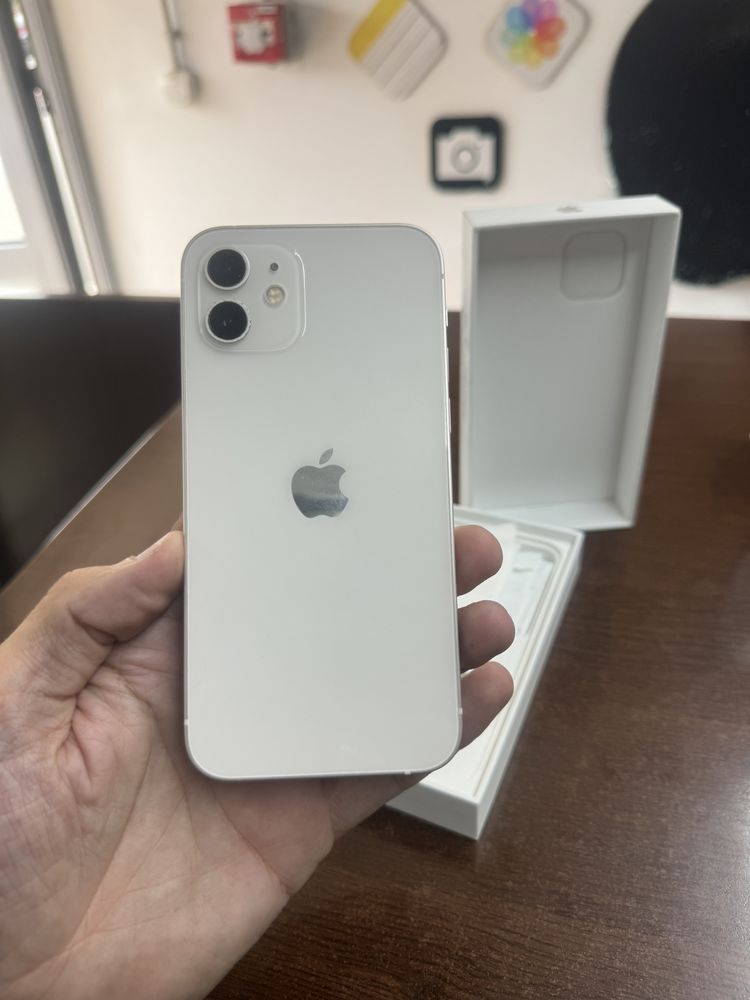 Vand Iphone 12 white