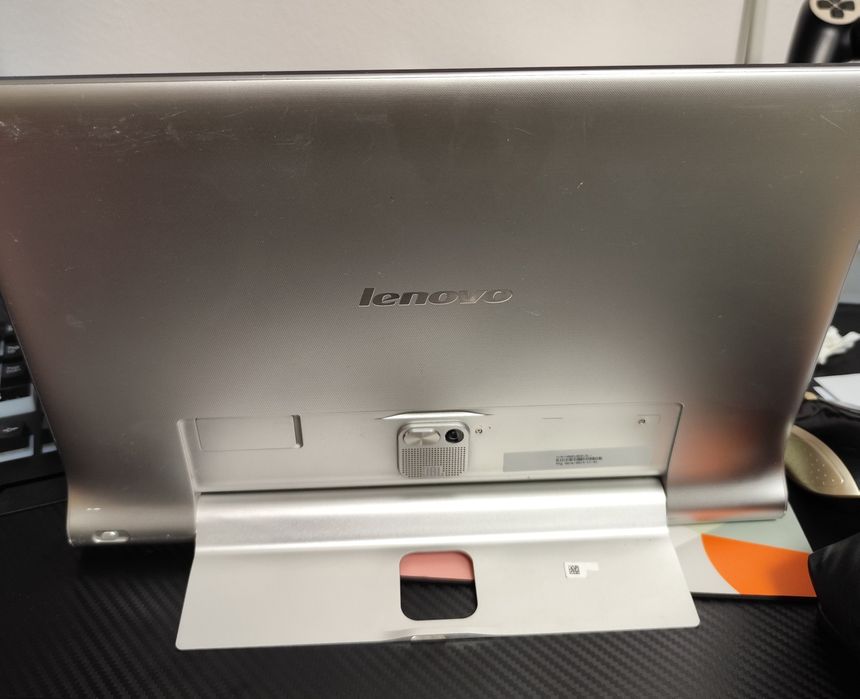 Tableta Lenovo 13 " cu VIDEOPROIECTOR