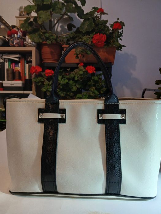 Guess, superba, origibala, fara defecte