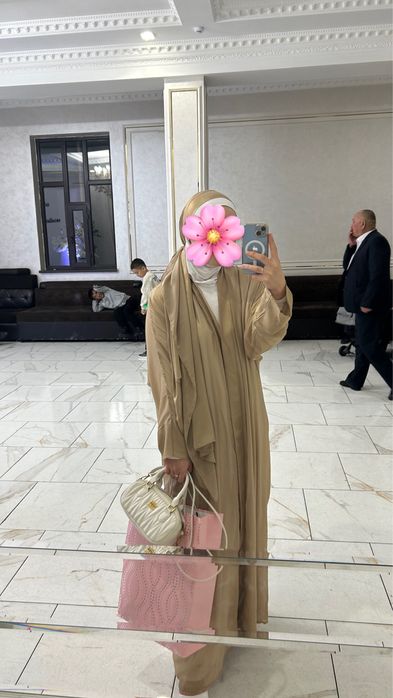 Абая с палантином