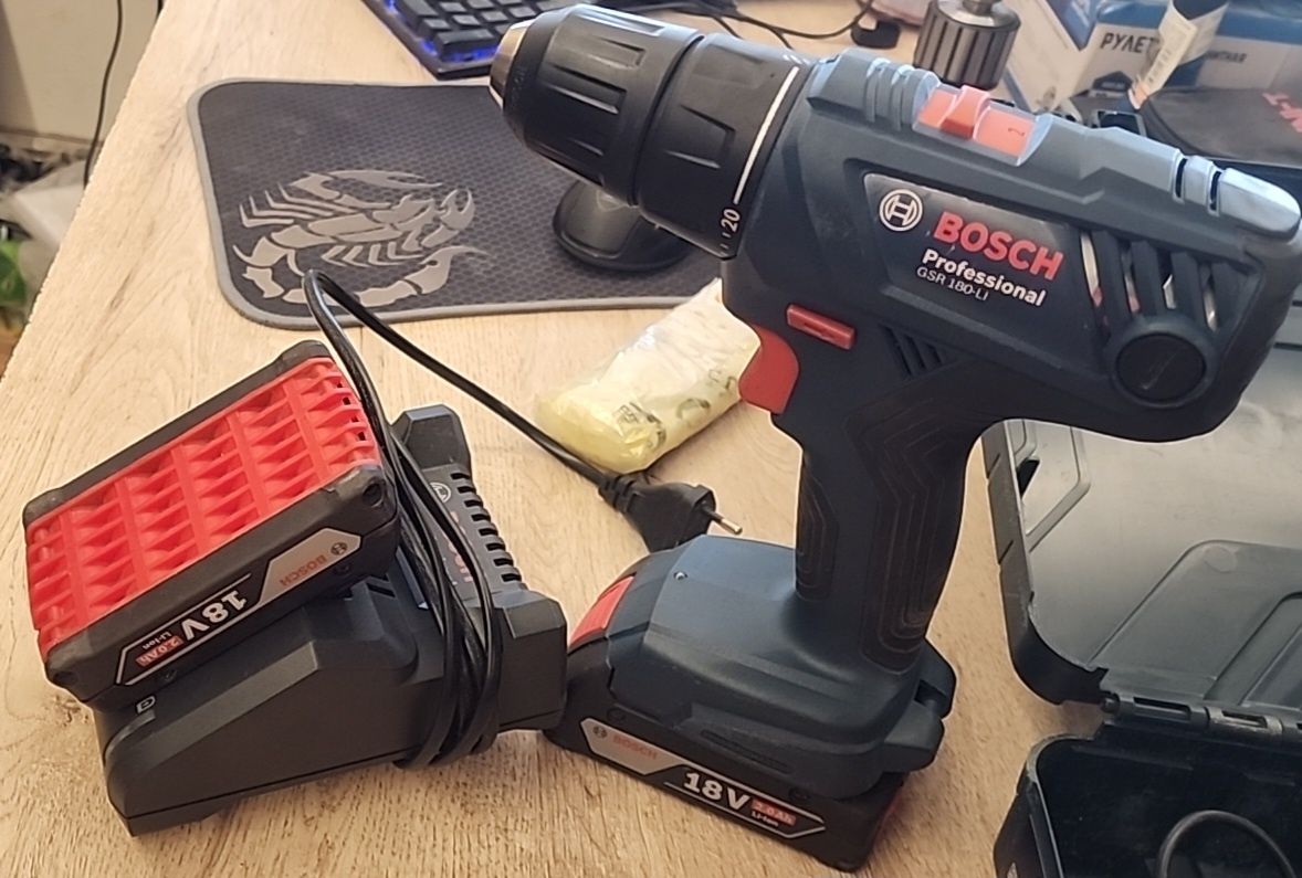 Шурупаёрт Bosch GSR 180-LI