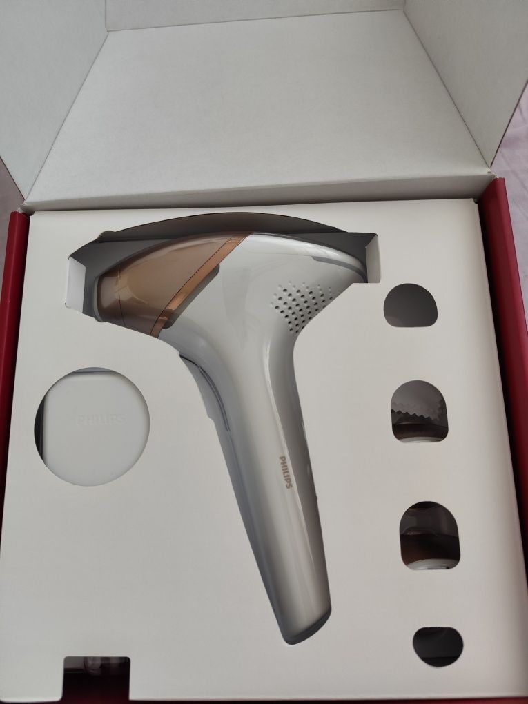 Фотоепилатор IPL Philips Lumea Series 9900 BRI973/00