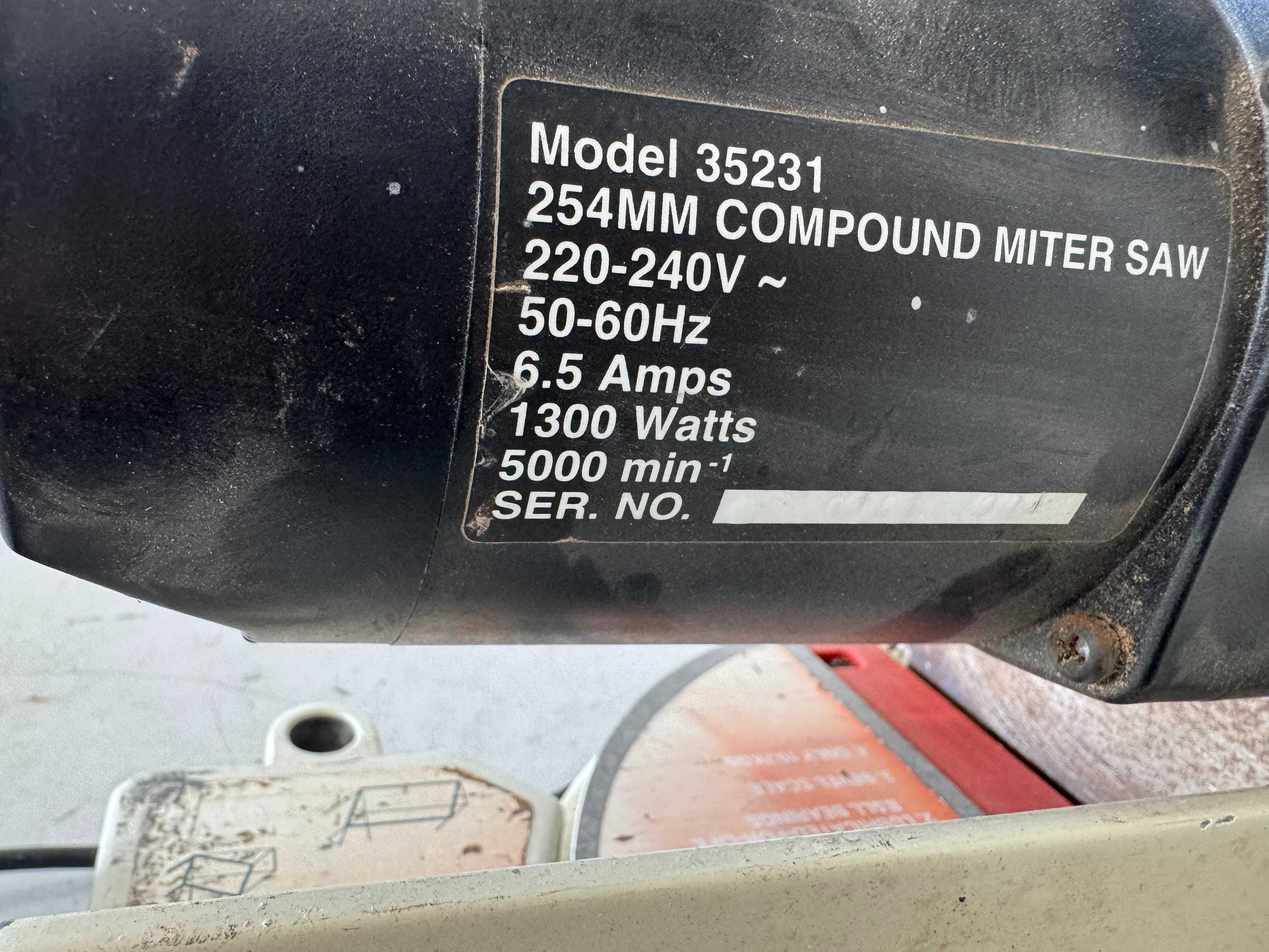Циркуляр пендула - Axminster 1300 W