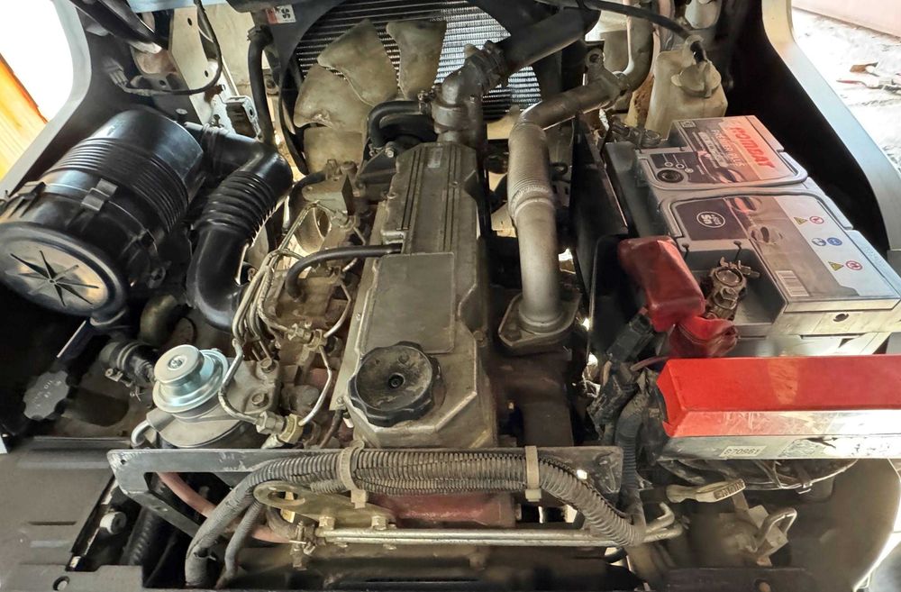 vand motostivuitor nissan -impecabil!