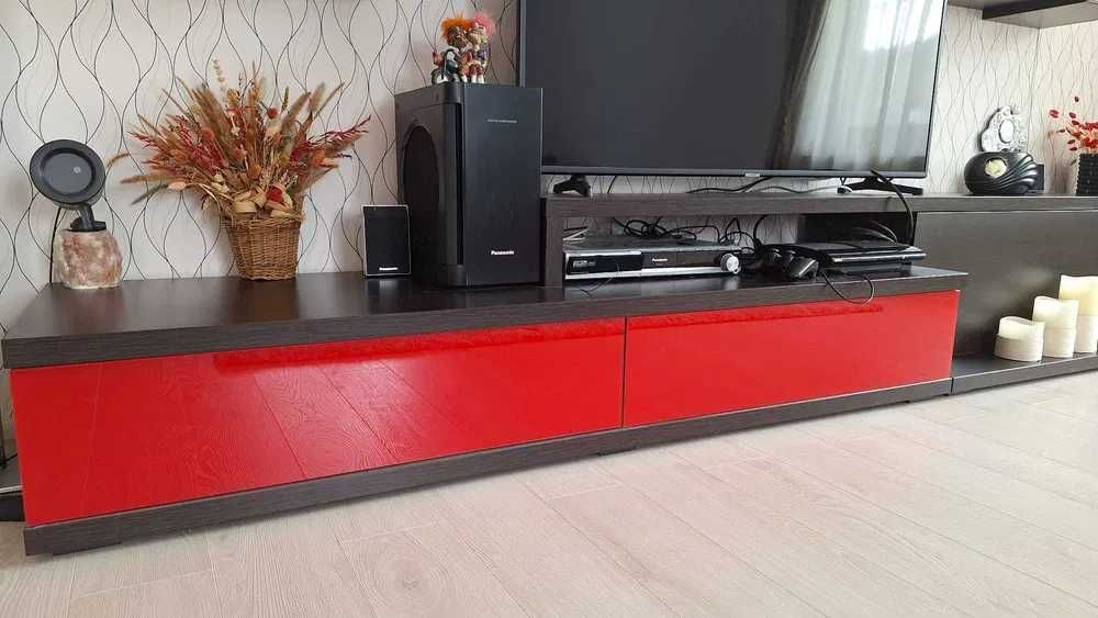 Vand mobila living