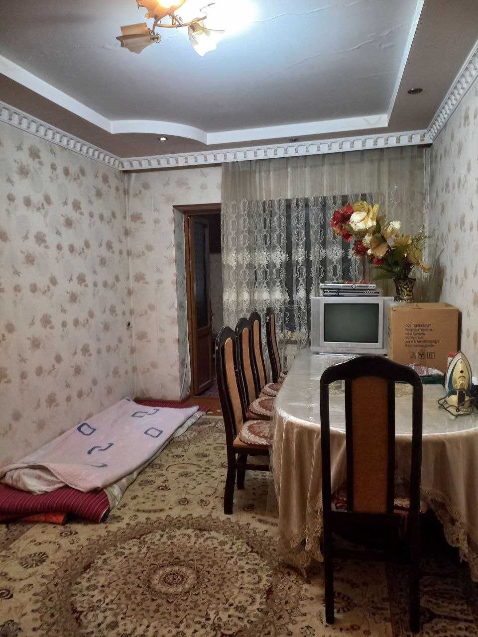 Юнусобод 17 да евро квартира бор овкатлари билан.