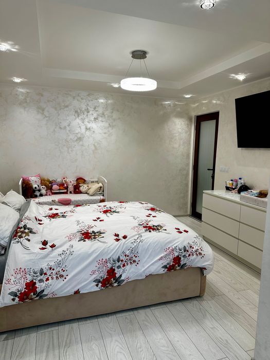 Vând apartament 3 camere