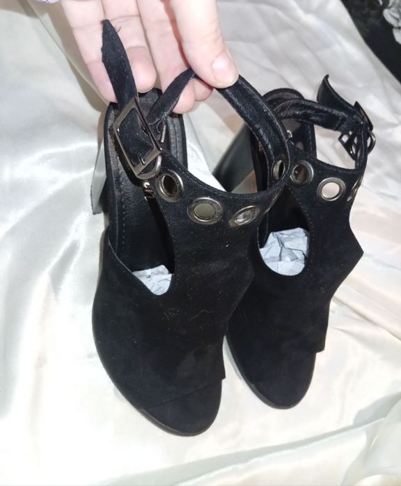 Продам обувь бу.