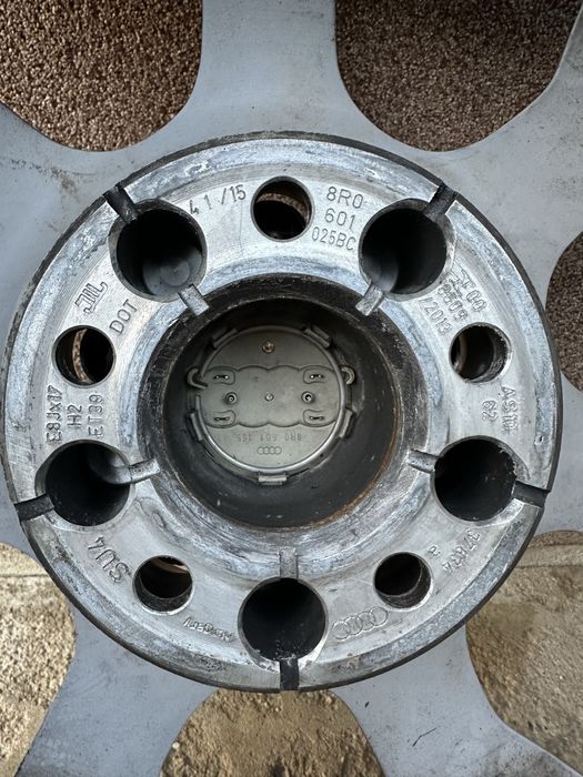 Roti 17 Audi Q5 cu anvelope Iarna Bridgestone 235/65/17