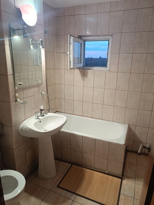 Închiriez apartament 2 camere cf1