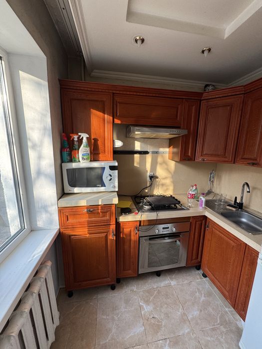 Кухня с техникой.