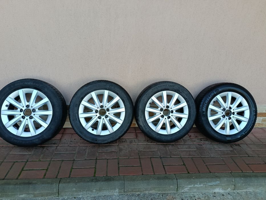 Vând jante Mercedes R16