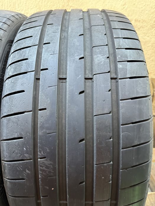 Автомобилни гуми 245 35 20 Goodyear