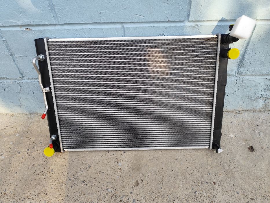 Радиатор охлаждения. Тойота альфард.  Три куба. 3 куб. Тойота альфард