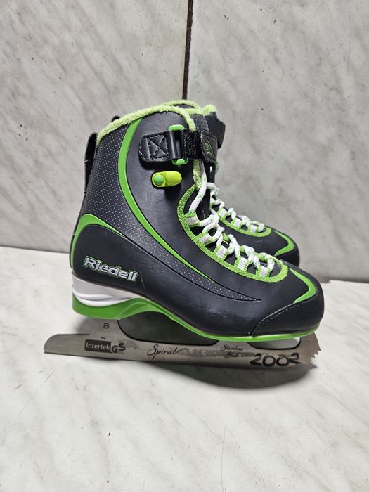 Patine 2002 gheata patinaj artistic Riedell marime eu  32-33 (21 cm)