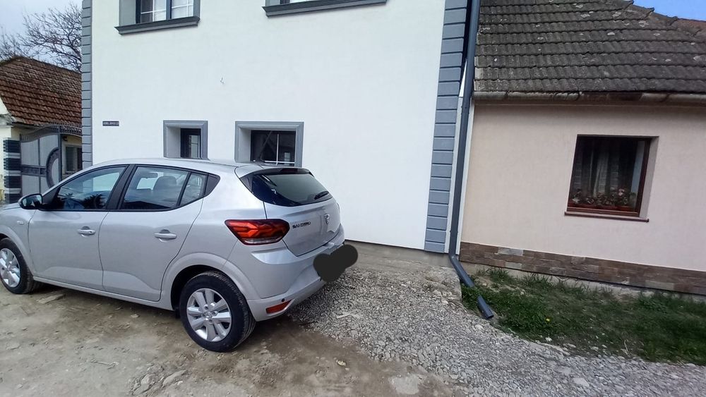 Dacia sandero,usor avariat,lovit,5000 km