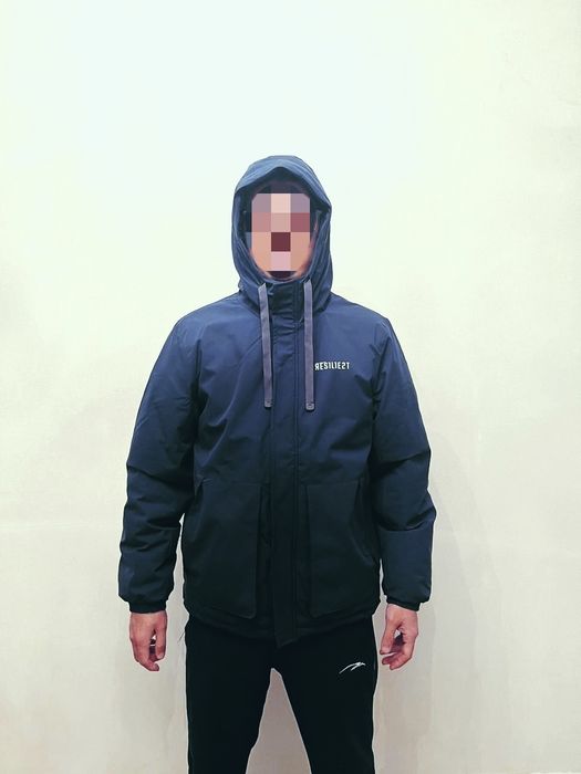 Новая зимняя куртка с капюшоном