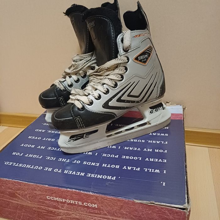 Коньки мужские   размер 38