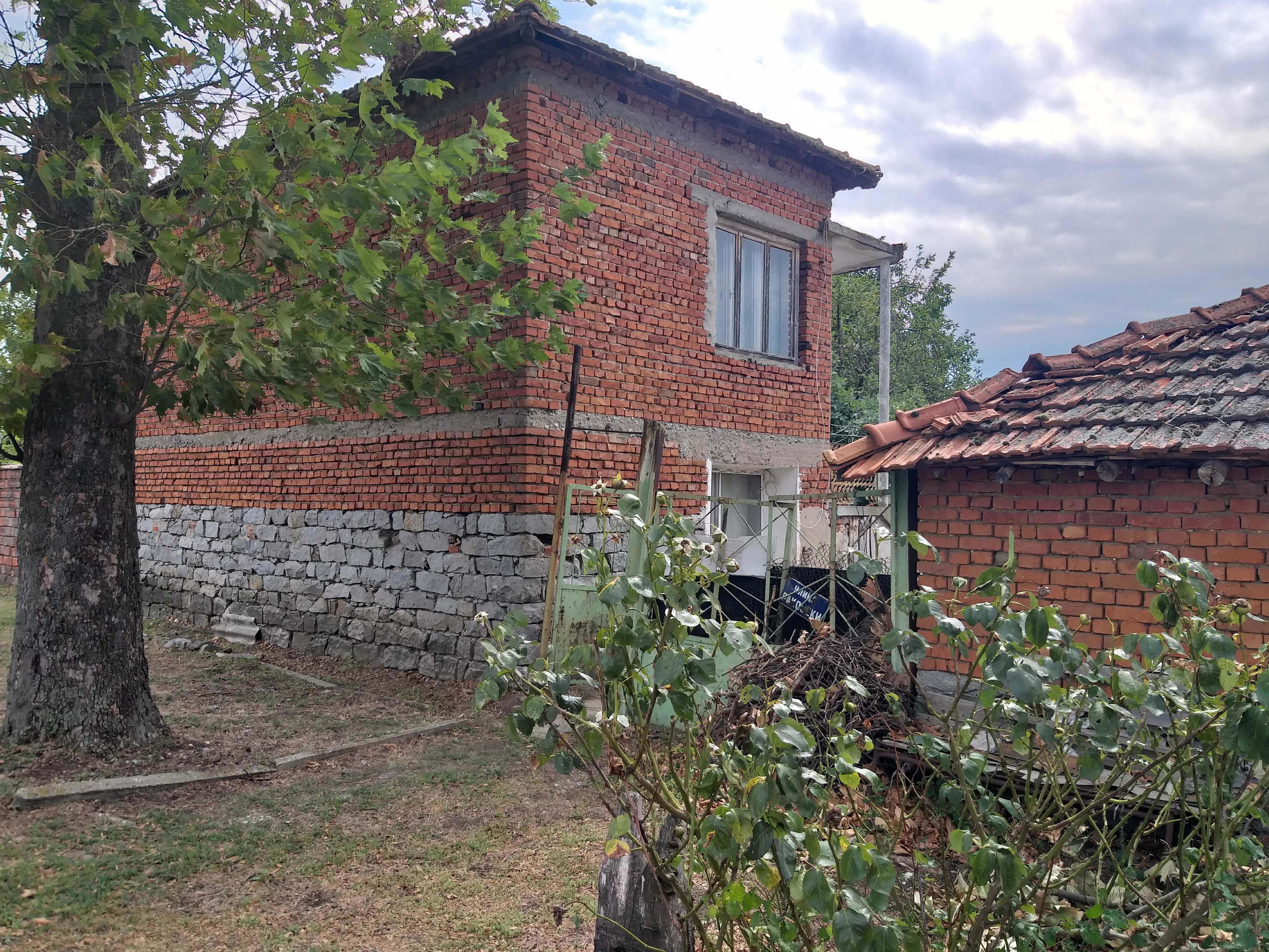 Продаваме къща в село Синапово