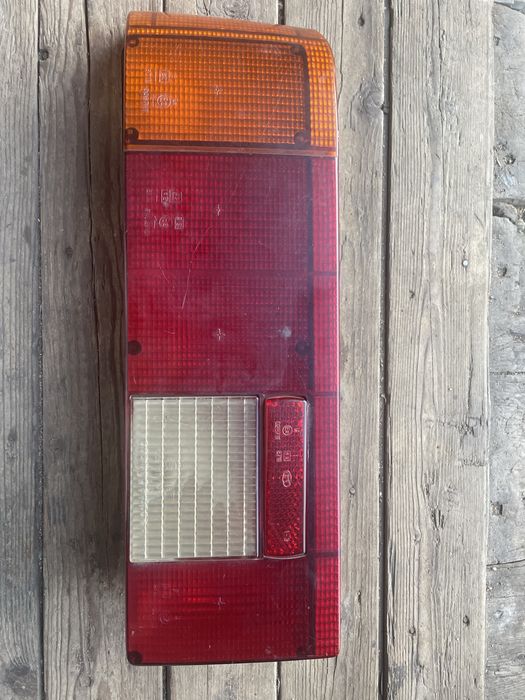 Продам задний плафон на Москвич 2141