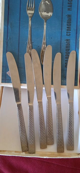 Столовый набор ложек вилок ножей новые