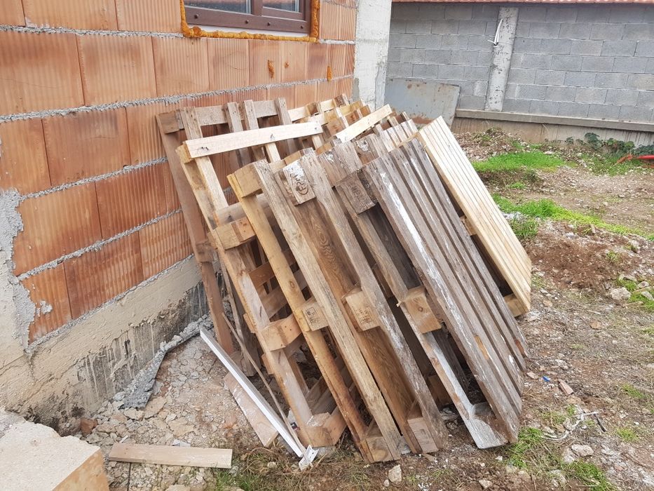 Продавам дървени палети