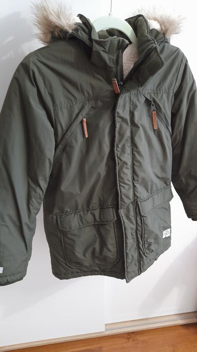 Зимна парка на марката НМ