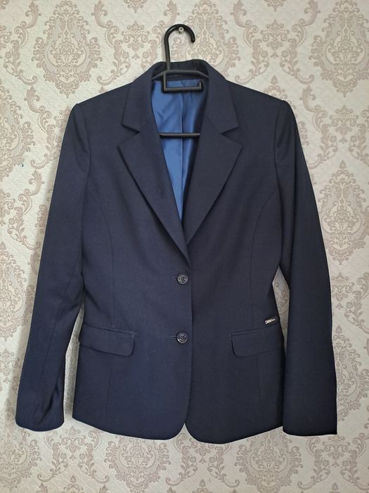 Гласман пиджак, 2 юбкасымен сатылады