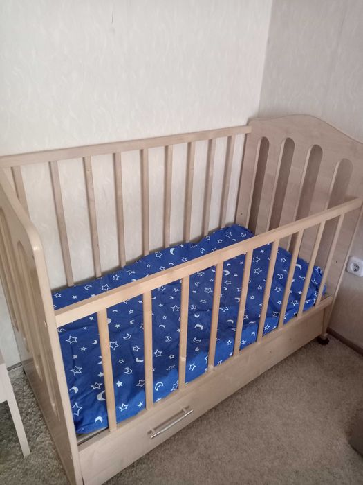 Детская кроватка