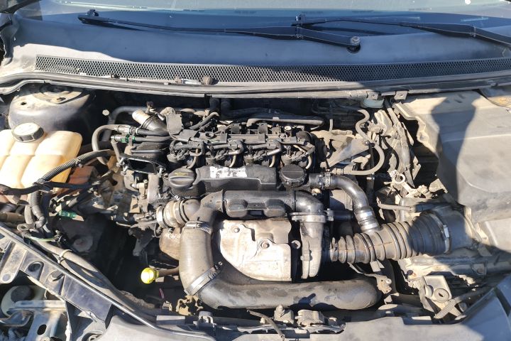 Far stanga Ford Focus a 2-a generatie