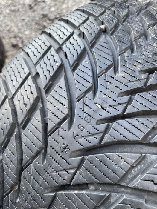 245/35/20 Nokian 2 бр