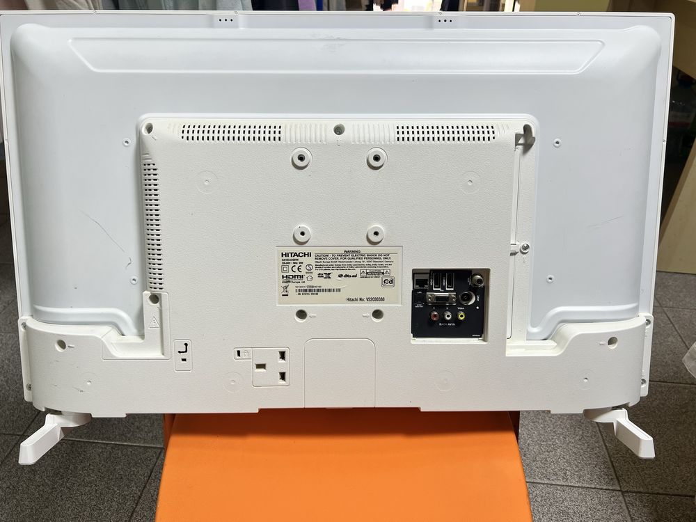 Смарт телевизор Hitachi 32HE4300W