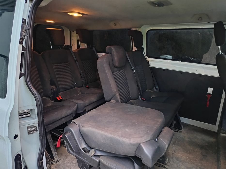 Vând Ford tranzit custom 8+1locuri